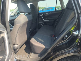 2025 Toyota RAV4 LE – miniatura 13