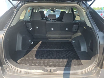 2025 Toyota RAV4 LE – miniatura 16