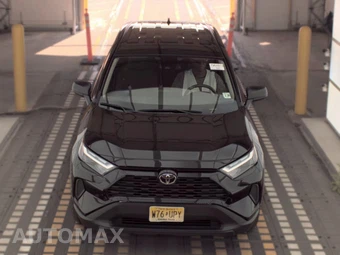 2025 Toyota RAV4 LE – miniatura 2