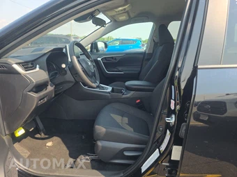 2025 Toyota RAV4 LE – miniatura 7