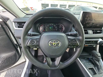 2025 Toyota RAV4 LE - miniatura 10