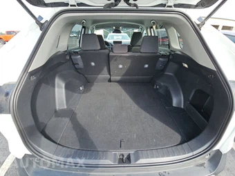 2025 Toyota RAV4 LE - miniatura 16