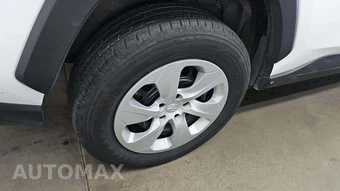 2025 Toyota RAV4 LE - miniatura 23