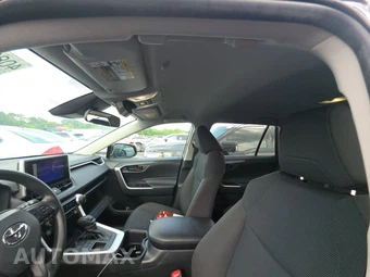 2025 Toyota RAV4 LE - miniatura 19