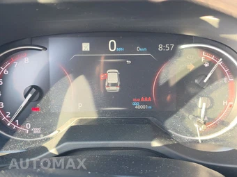 2025 Toyota RAV4 LE - miniatura 12