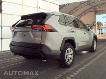 2025 Toyota RAV4 LE - miniatura 4