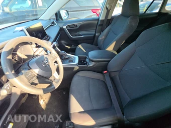 2025 Toyota RAV4 LE - miniatura 7