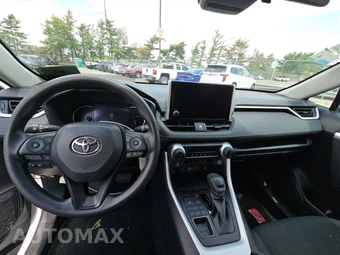 2025 Toyota RAV4 LE - miniatura 11