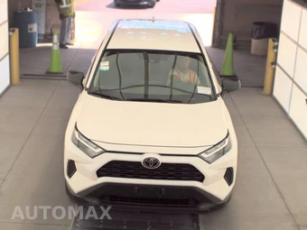 2025 Toyota RAV4 LE - miniatura 2
