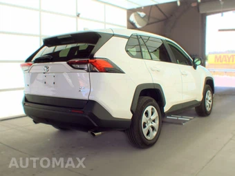 2025 Toyota RAV4 LE - miniatura 4