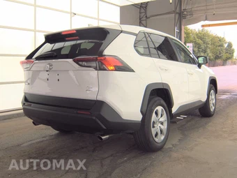 2025 Toyota RAV4 LE - miniatura 4
