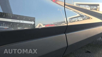 2025 Toyota RAV4 LE - miniatura 19
