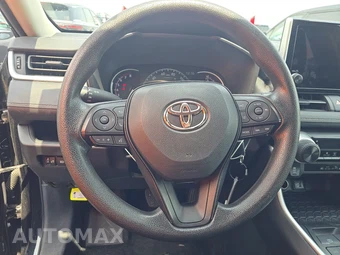 2025 Toyota RAV4 LE – miniatura 10