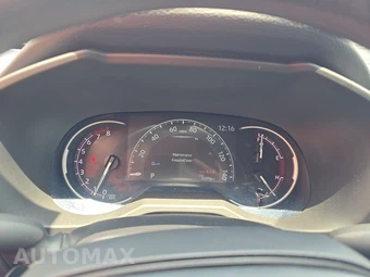 2025 Toyota RAV4 LE – miniatura 12