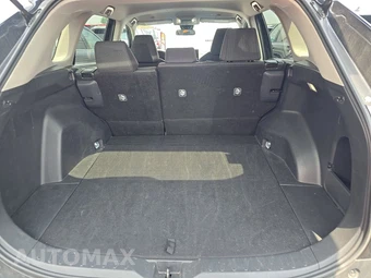 2025 Toyota RAV4 LE – miniatura 16
