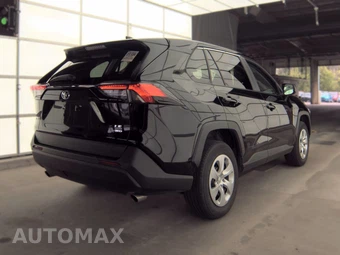 2025 Toyota RAV4 LE – miniatura 4