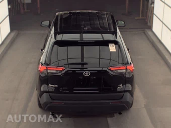 2025 Toyota RAV4 LE – miniatura 5