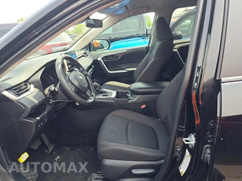 2025 Toyota RAV4 LE – miniatura 7