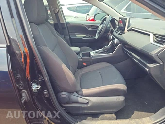 2025 Toyota RAV4 LE – miniatura 8