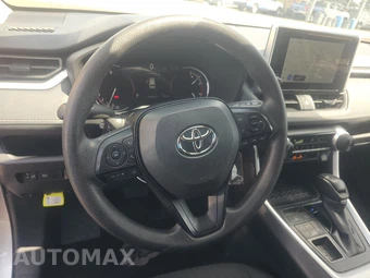 2025 Toyota RAV4 LE - miniatura 10