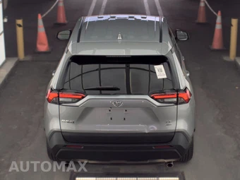2025 Toyota RAV4 LE - miniatura 5