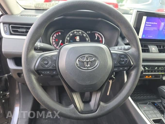 2025 Toyota RAV4 LE - miniatura 10