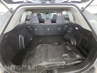 2025 Toyota RAV4 LE - miniatura 16