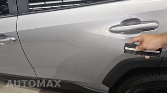 2025 Toyota RAV4 LE - miniatura 31