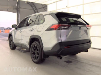 2025 Toyota RAV4 LE - miniatura 6