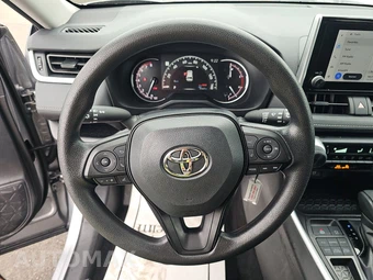 2025 Toyota RAV4 LE - miniatura 10