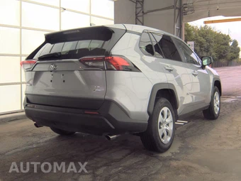 2025 Toyota RAV4 LE - miniatura 4