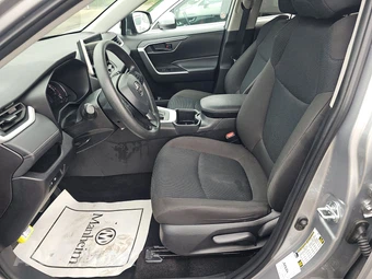 2025 Toyota RAV4 LE - miniatura 7