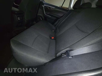2025 Toyota RAV4 LE - miniatura 13