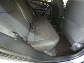 2025 Toyota RAV4 LE - miniatura 16