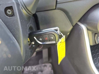 2025 Toyota RAV4 LE - miniatura 8