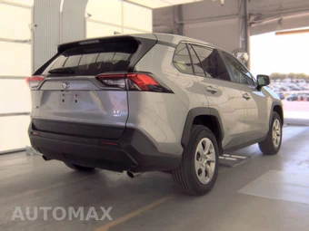 2025 Toyota RAV4 LE - miniatura 4