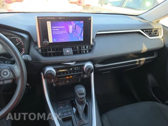 2025 Toyota RAV4 LE - miniatura 11