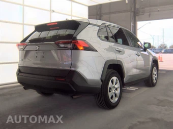2025 Toyota RAV4 LE - miniatura 4