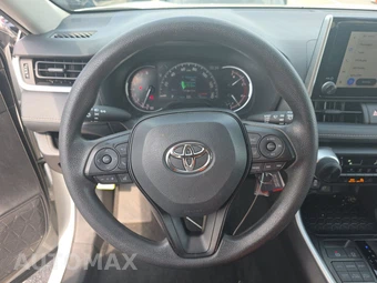 2025 Toyota RAV4 LE - miniatura 10