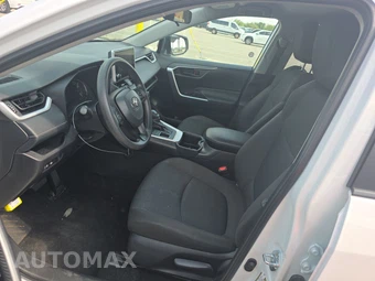 2025 Toyota RAV4 LE - miniatura 7