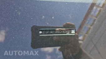 2025 Toyota RAV4 LE - miniatura 19