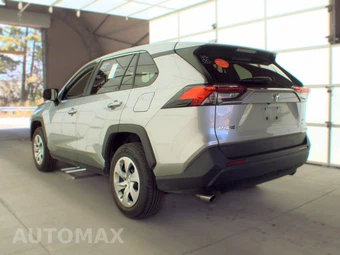 2025 Toyota RAV4 LE - miniatura 6