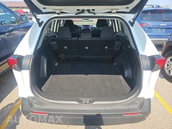 2025 Toyota RAV4 LE – miniatura 16