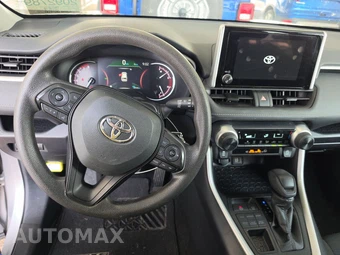 2025 Toyota RAV4 LE - miniatura 11