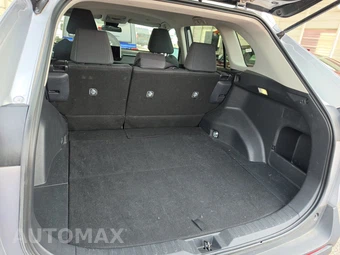 2025 Toyota RAV4 LE - miniatura 16