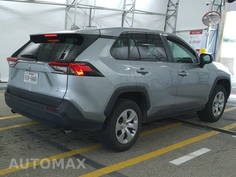 2025 Toyota RAV4 LE - miniatura 4