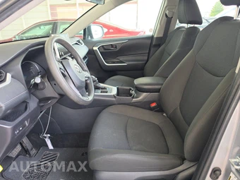2025 Toyota RAV4 LE - miniatura 7