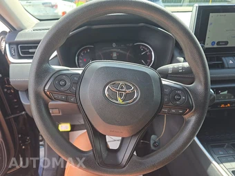 2025 Toyota RAV4 LE - miniatura 10