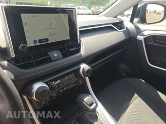 2025 Toyota RAV4 LE - miniatura 11