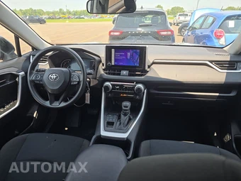 2025 Toyota RAV4 LE - miniatura 11